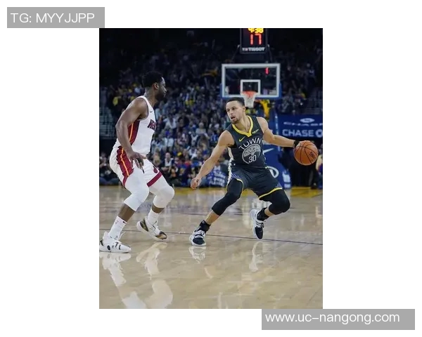 库里今日穿韦德之道12致敬热火传奇迎战迈阿密热火球队